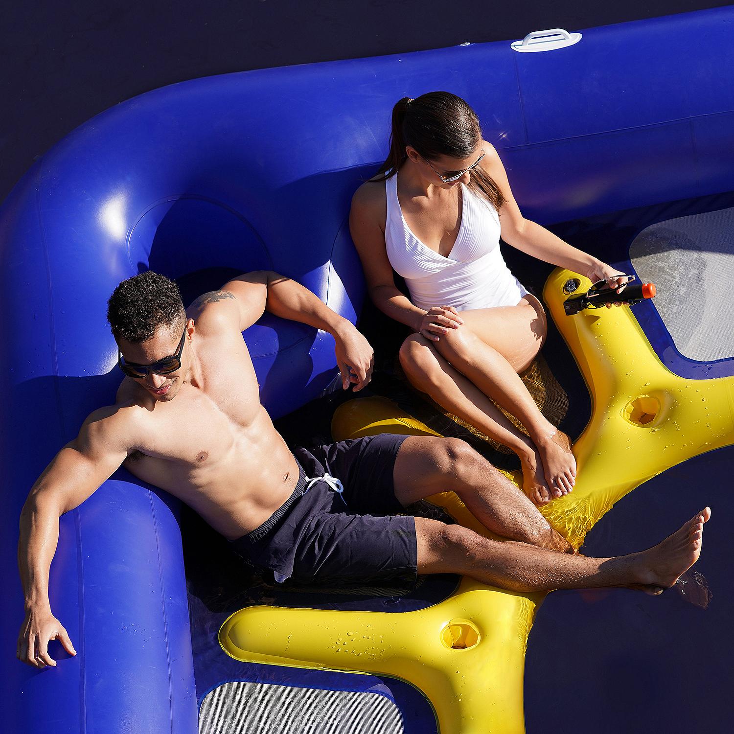 12 Person Party Raft, 142in x 142in